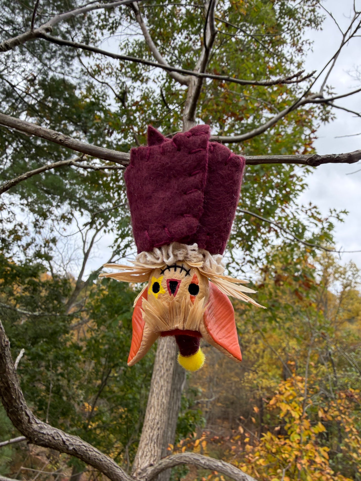 SCARECROW HANGING BAT