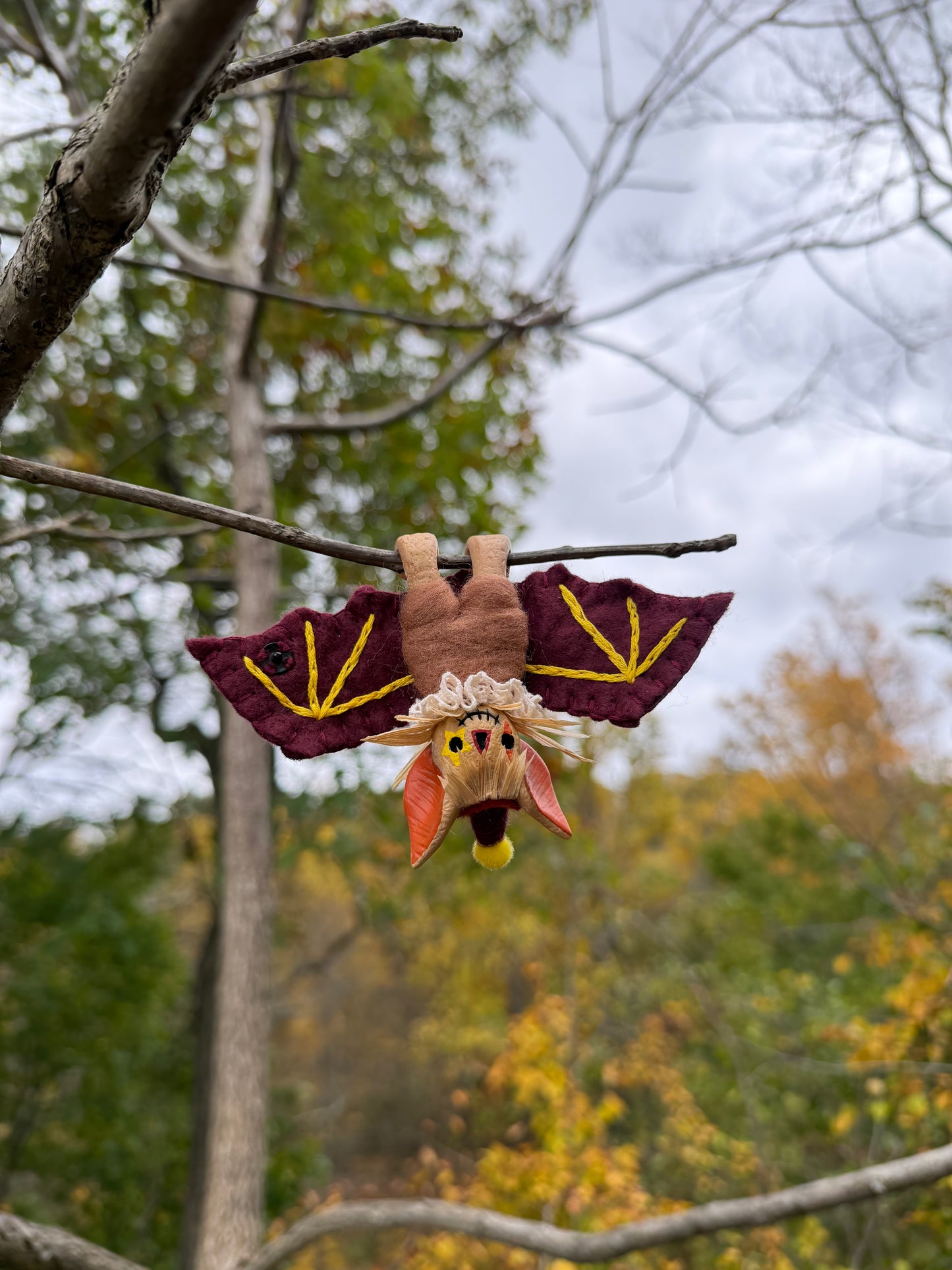 SCARECROW HANGING BAT
