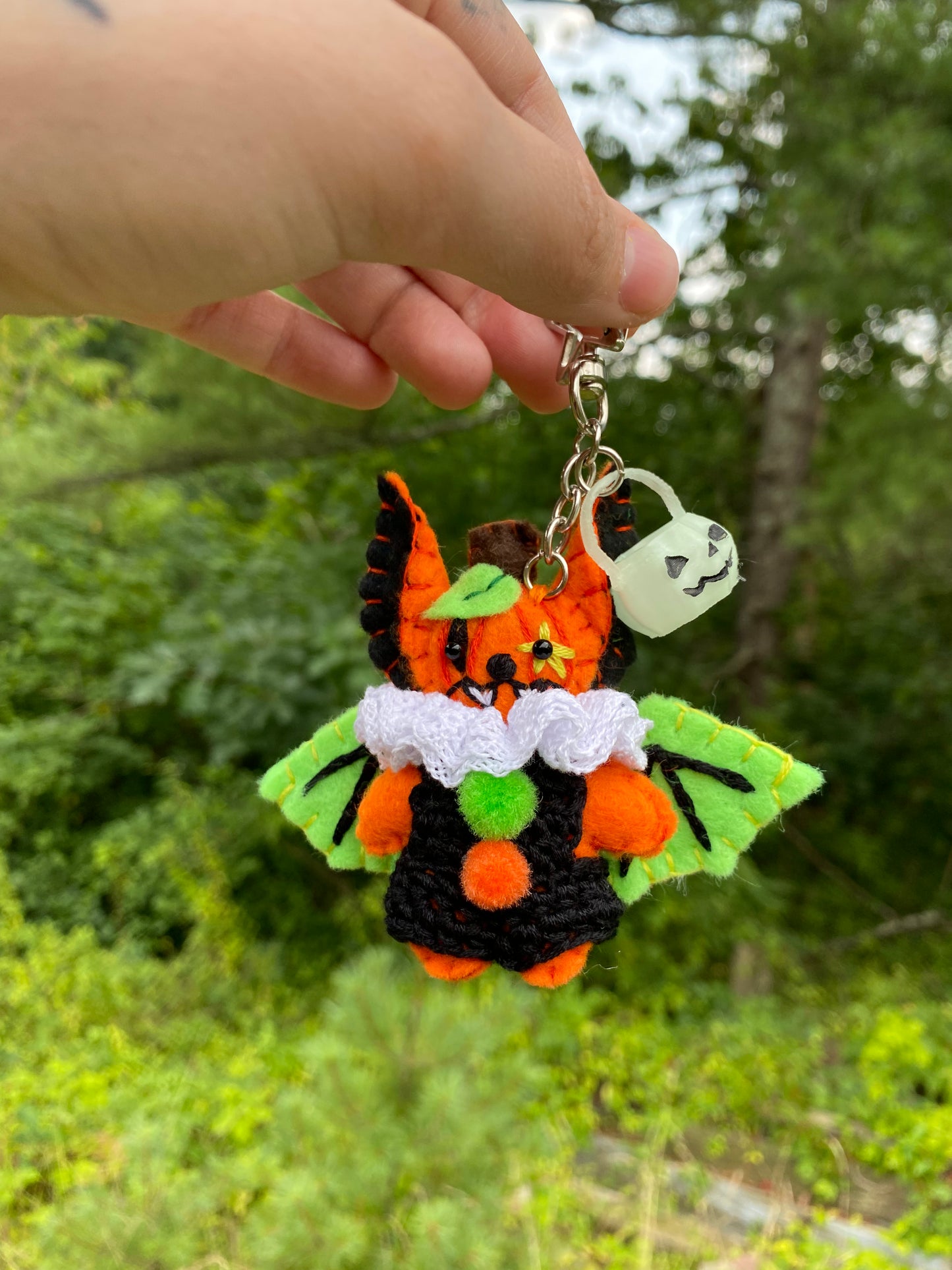 TRICK-OR-TREAT POCKET CLOWN CLIP (jack-o-lantern lime green)