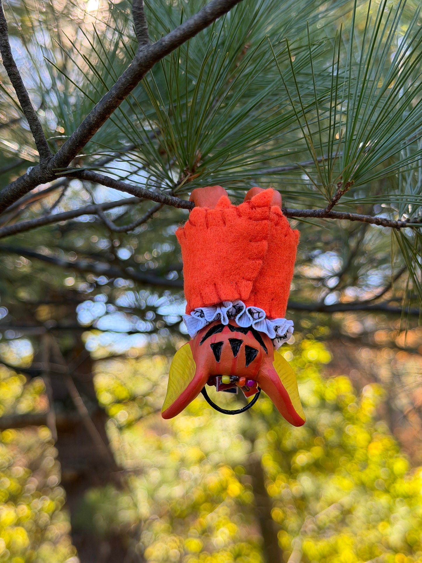 CANDY BUCKET HANGING BAT (orange/yellow)