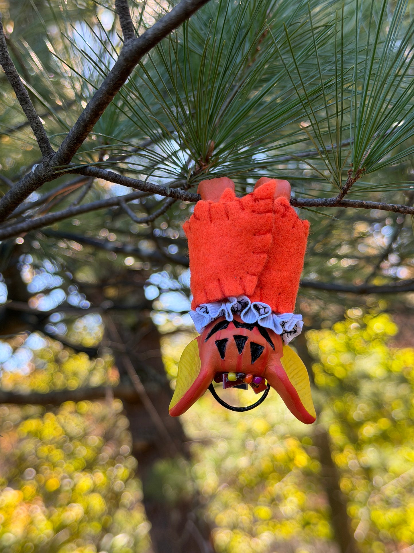 CANDY BUCKET HANGING BAT (orange/yellow)