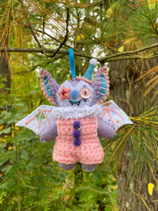 PASTEL CLOWN BAT BAG CLIP