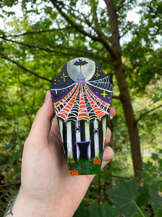 HALLOWEEN CLOWN BAT WITH CIRCUS COFFIN