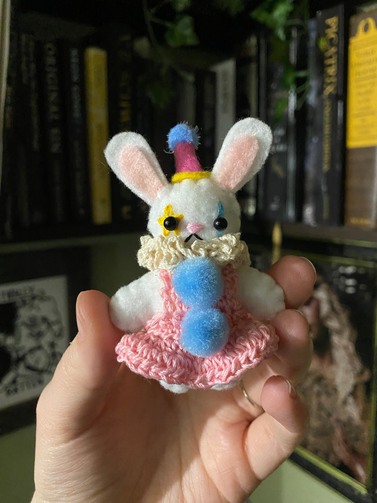 POCKET CLOWN-BUNNY