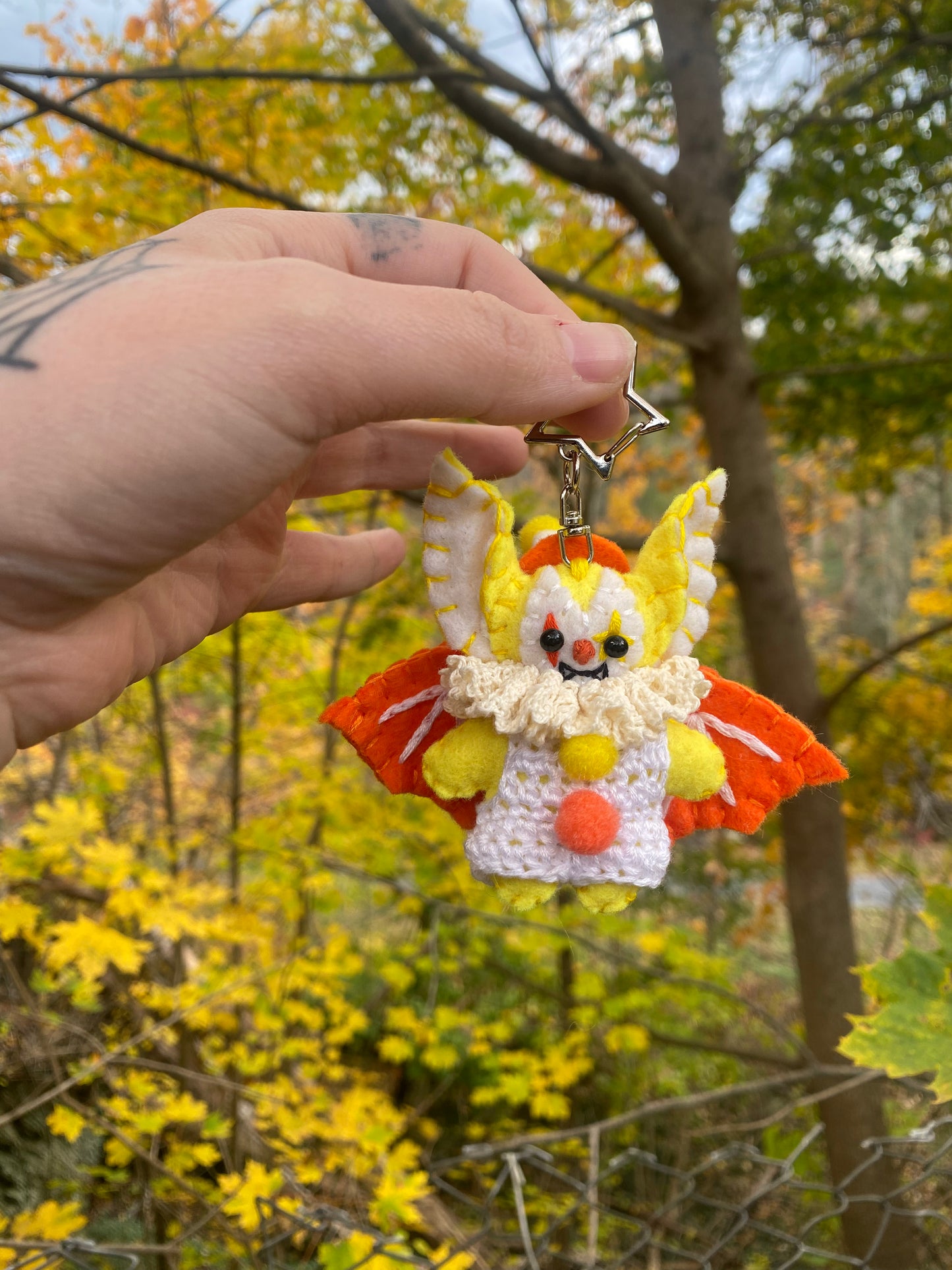 BAT POCKET CLOWN CLIP (yellow)