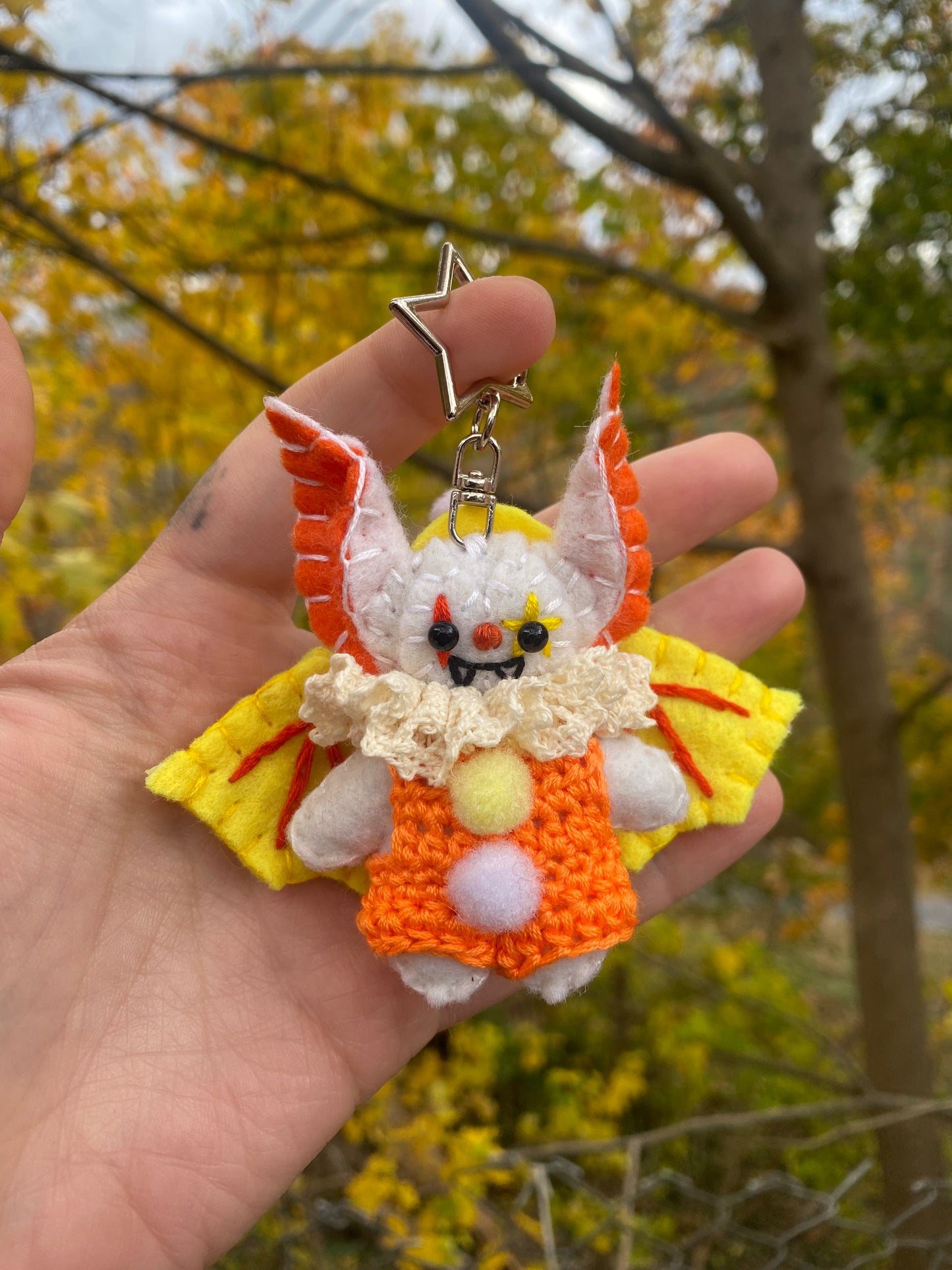 BAT POCKET CLOWN CLIP (white)
