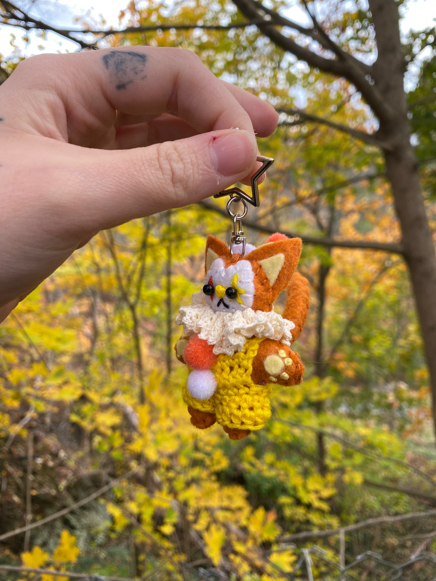 KITTY POCKET CLOWN CLIP (orange/yello)