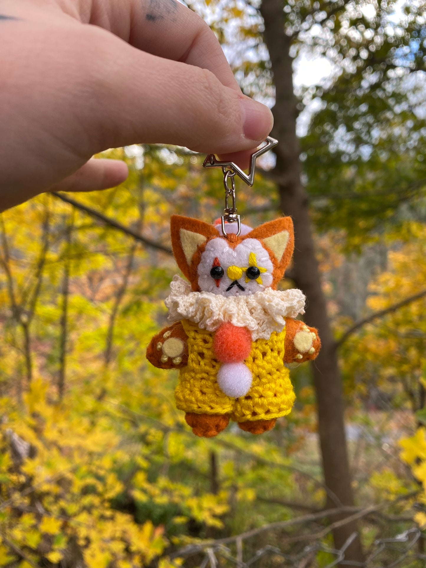 KITTY POCKET CLOWN CLIP (orange/yello)