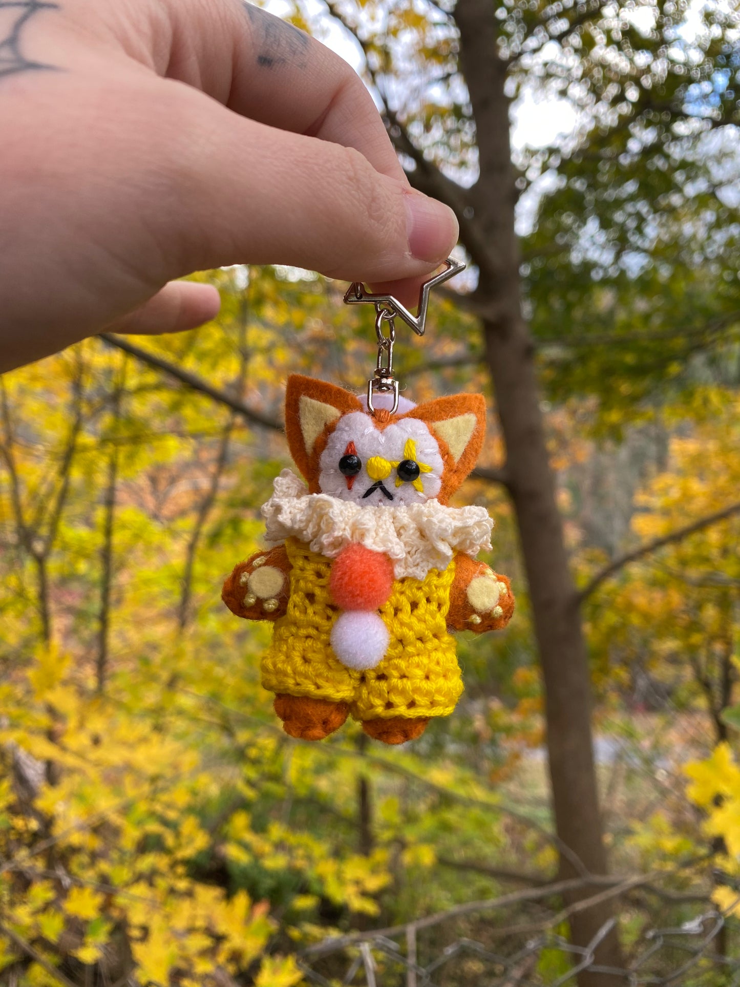 KITTY POCKET CLOWN CLIP (orange/yello)