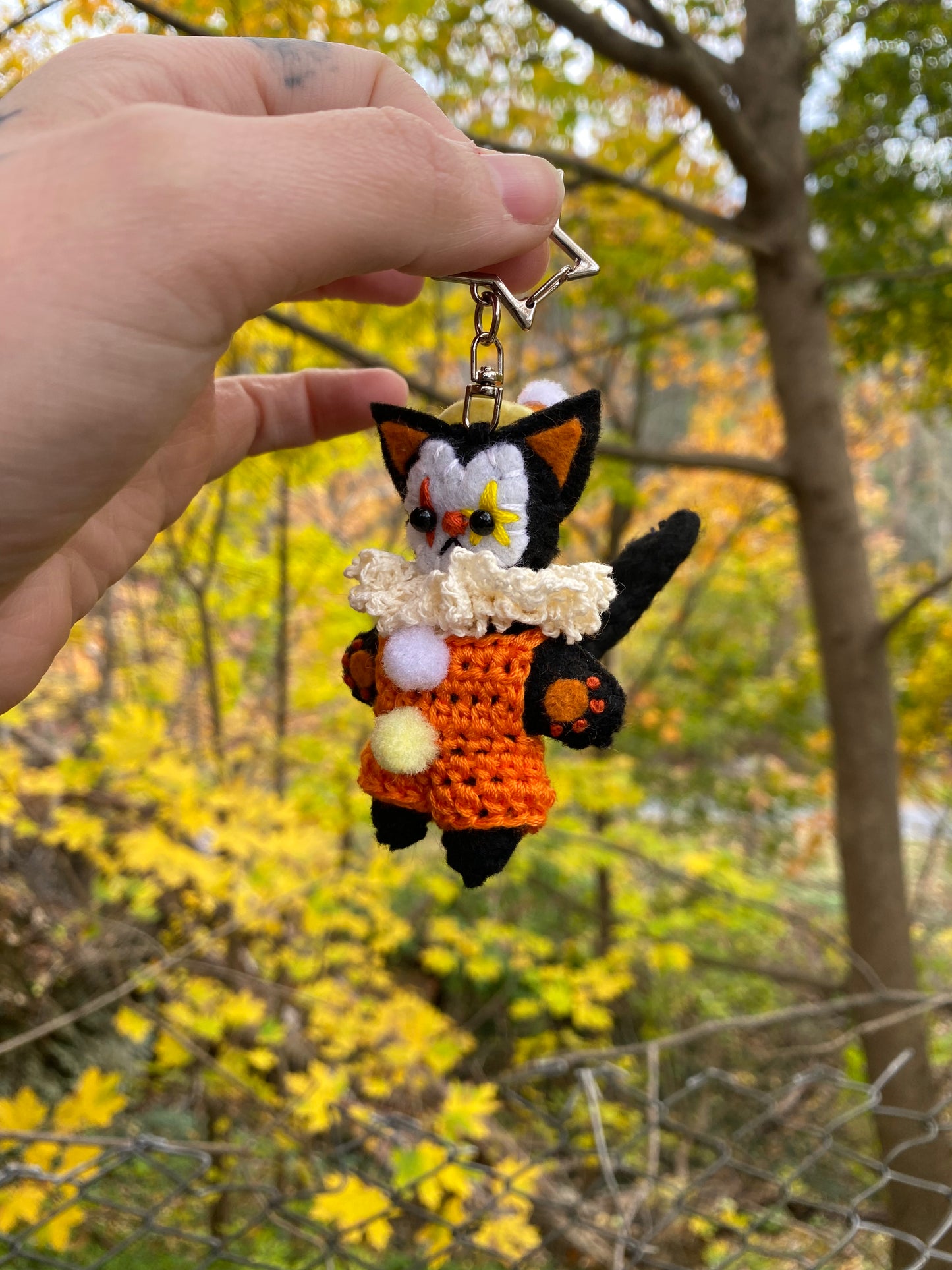 KITTY POCKET CLOWN CLIP (black/orange)