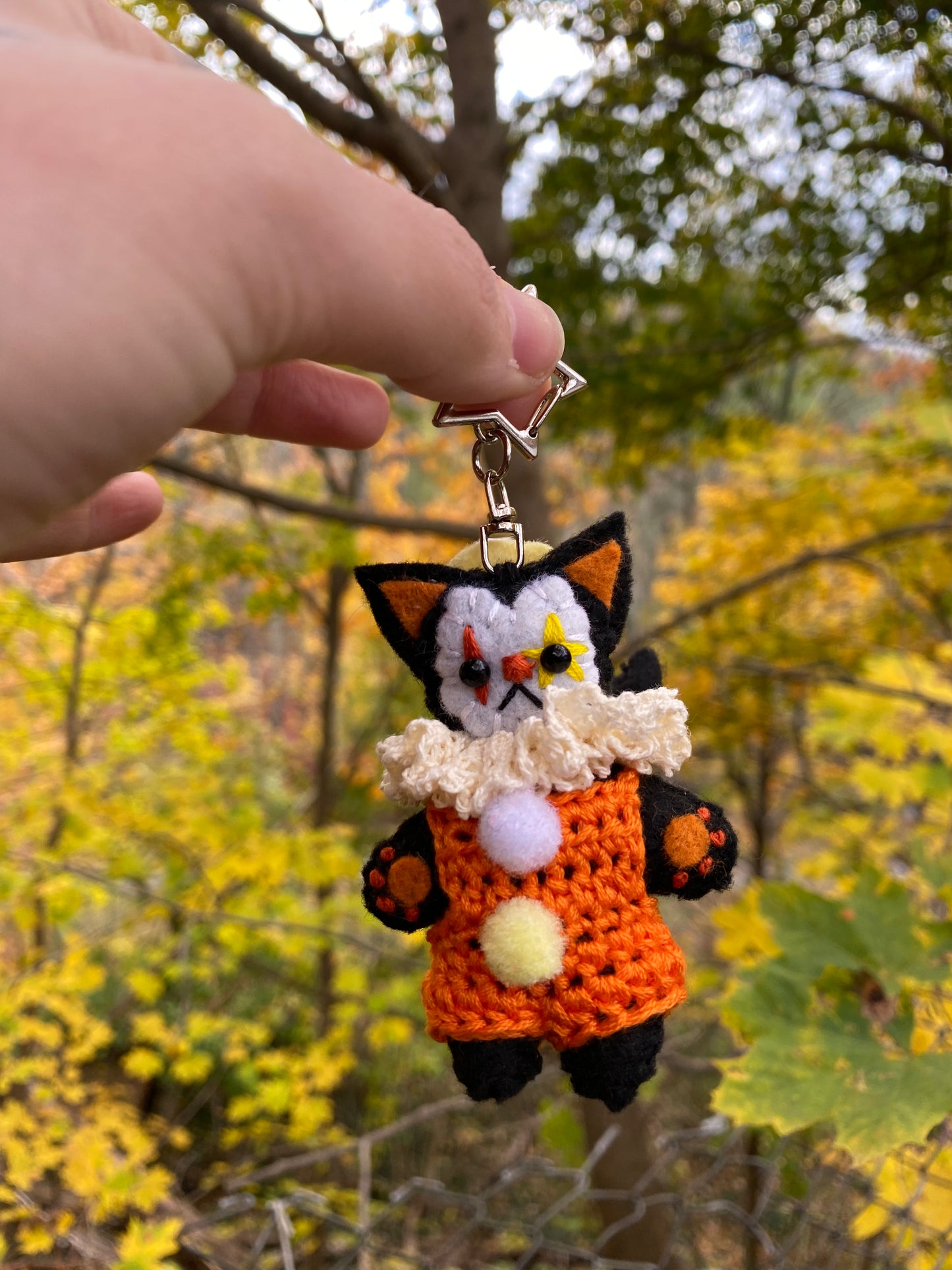 KITTY POCKET CLOWN CLIP (black/orange)