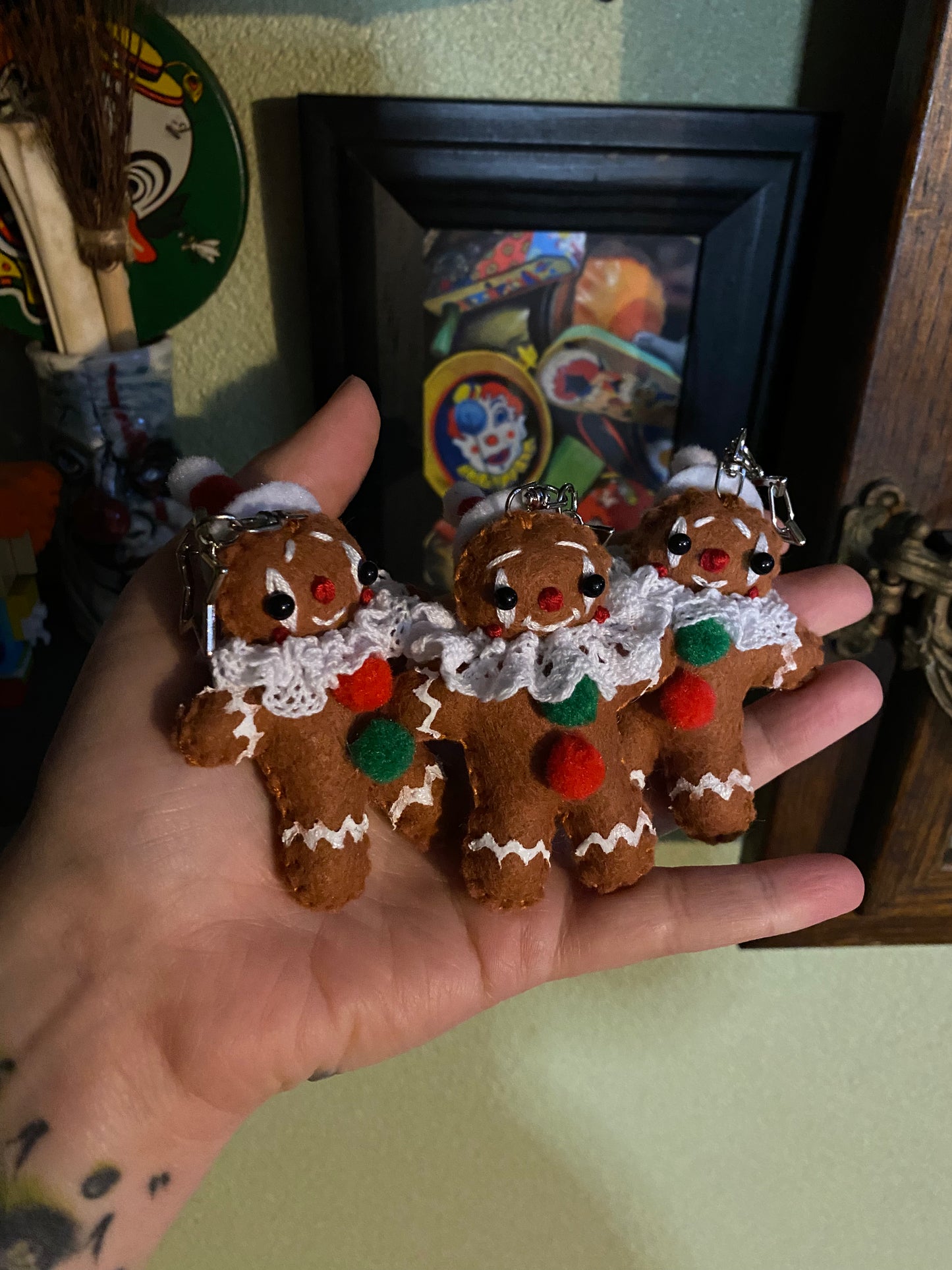 *MYSTERY* gingerbread clown