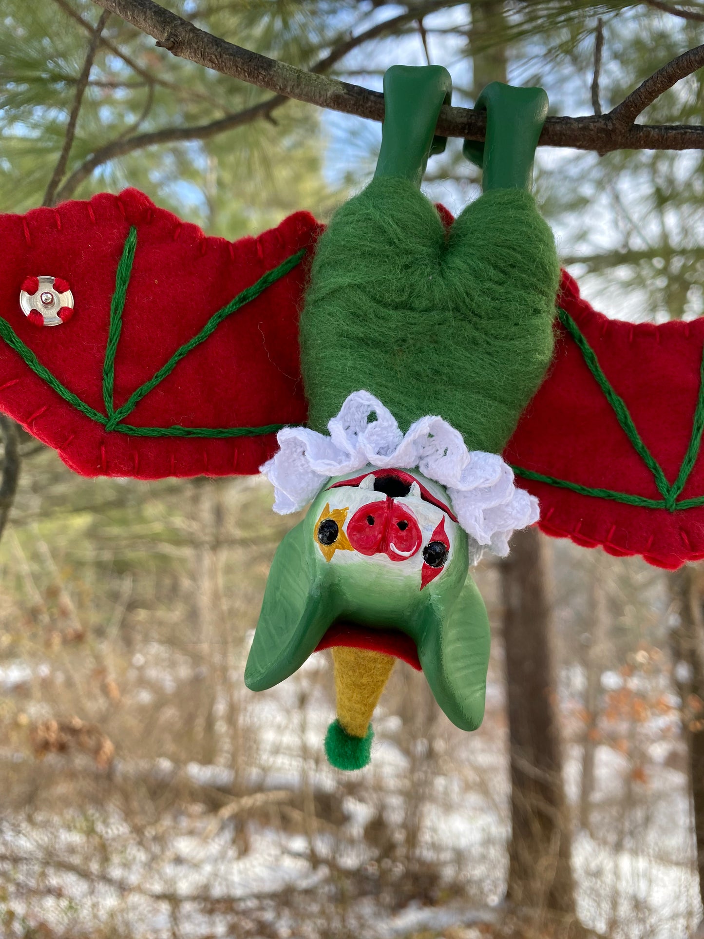LARGE HANGING BAT (green/red)