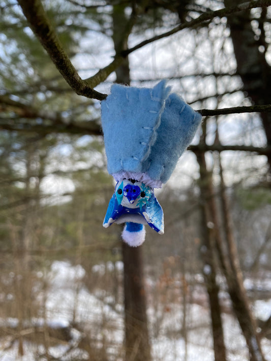 MINI HANGING BAT (winter wonderland)