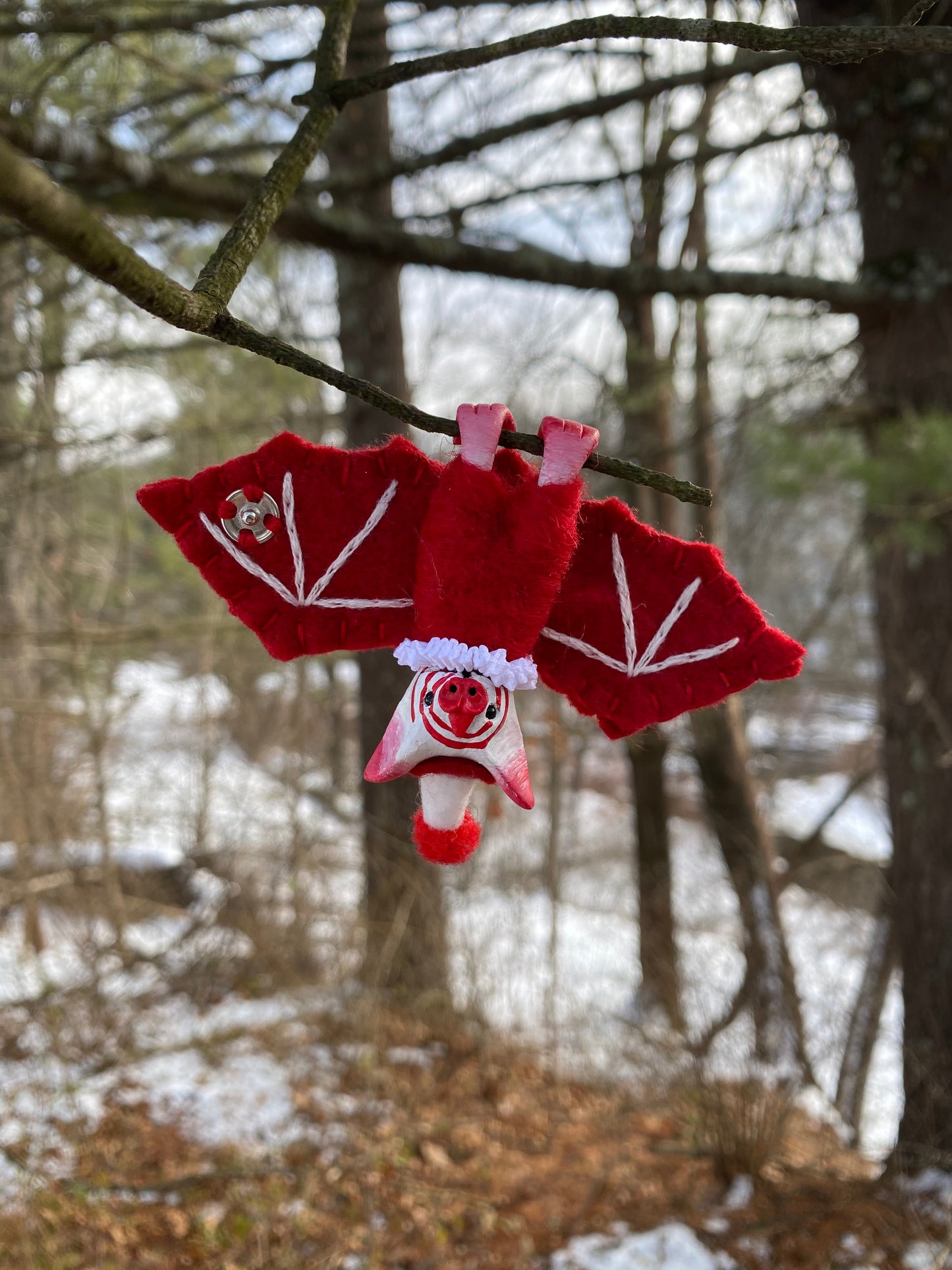 MINI HANGING BAT (peppermint swirl)