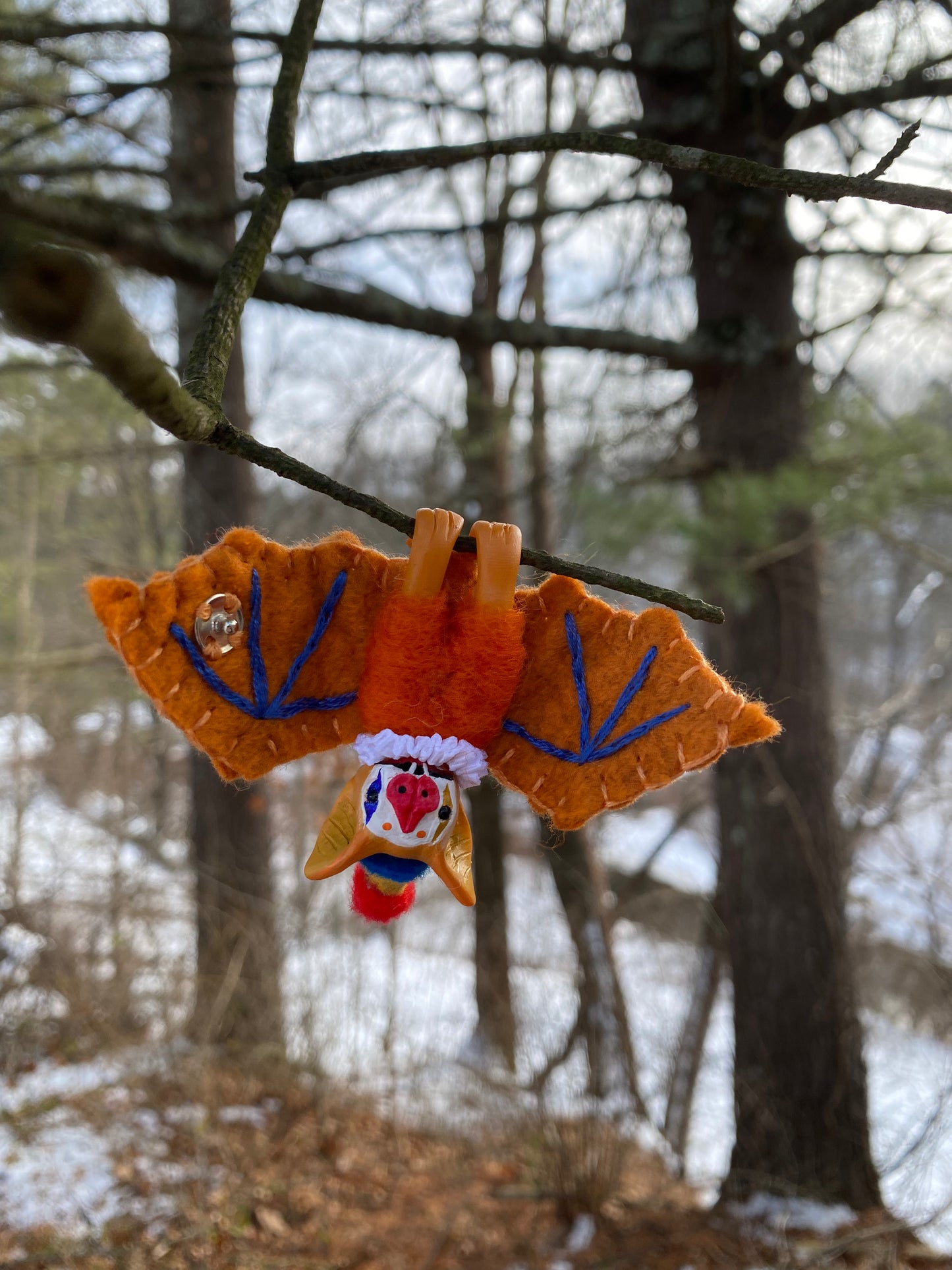 MINI HANGING BAT (orange)