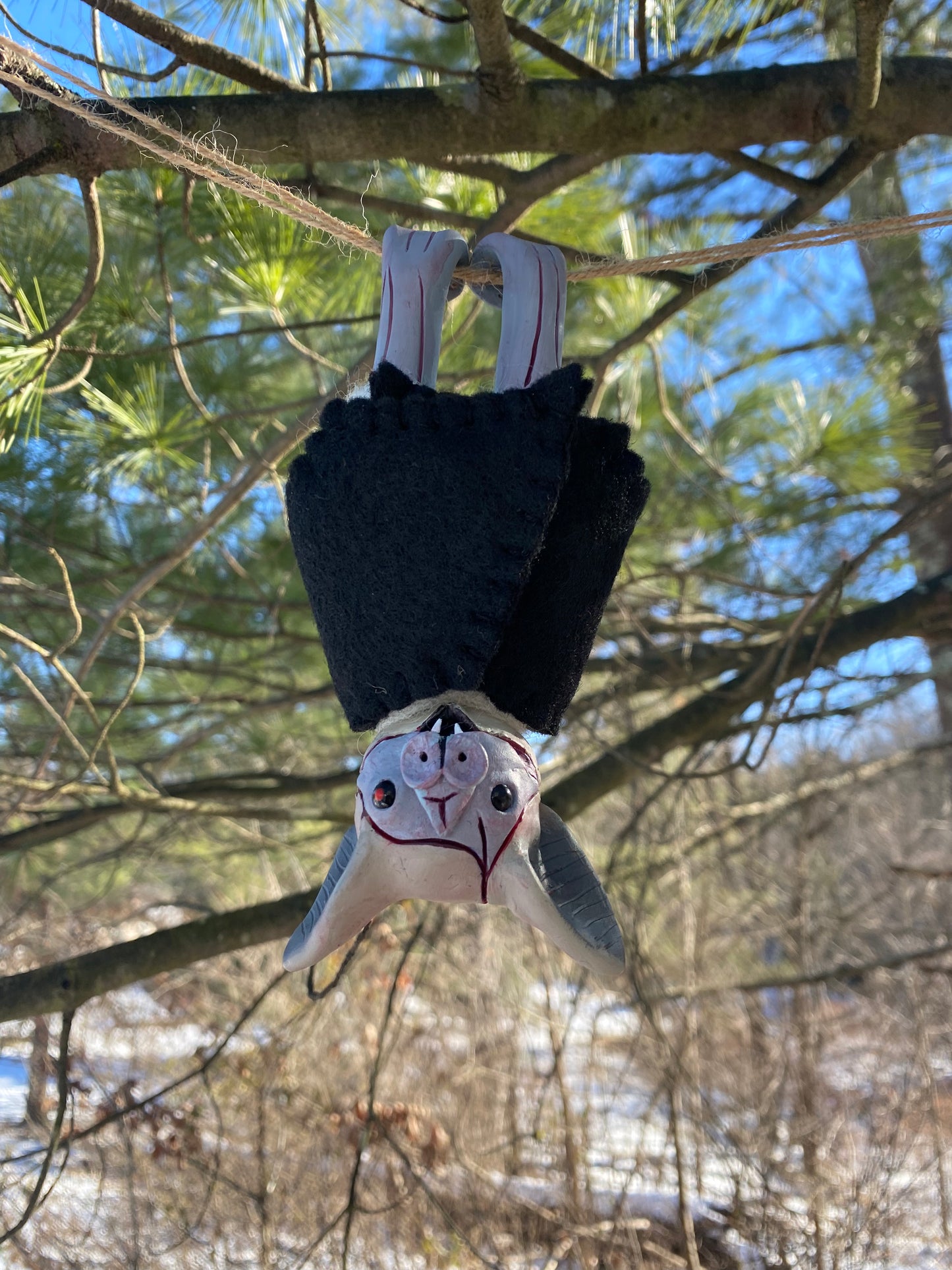 LARGE CREATURE HANGING BAT