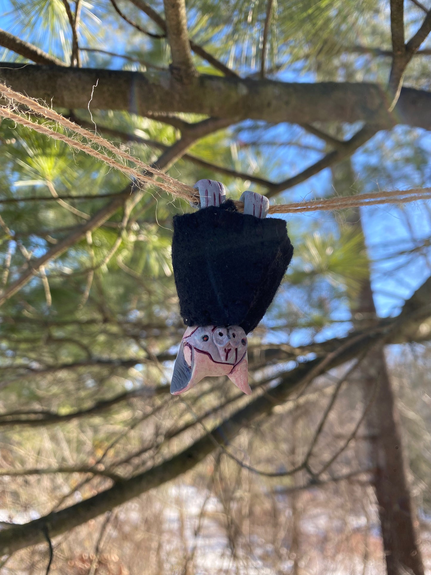 MINI CREATURE HANGING BAT