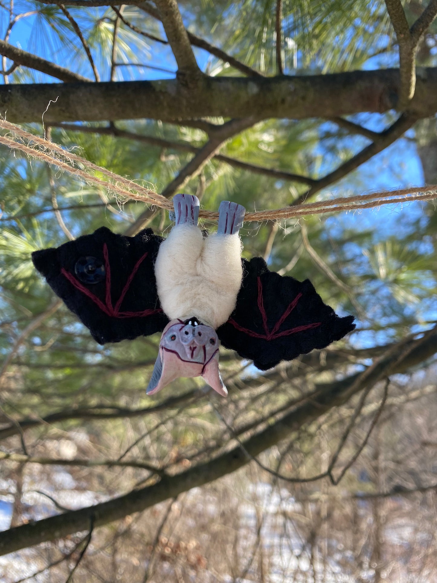 MINI CREATURE HANGING BAT