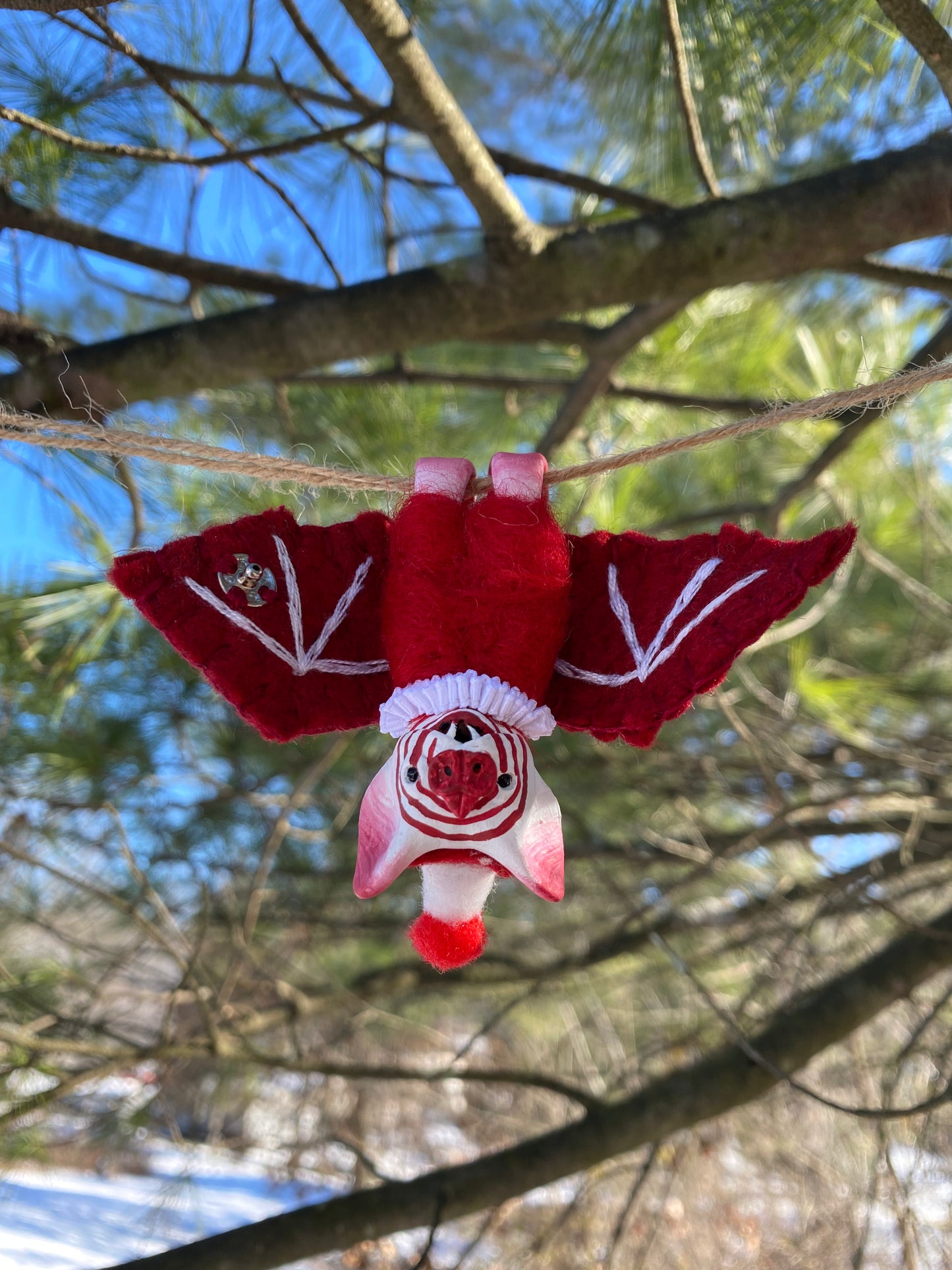 MINI HANGING BAT (peppermint swirl)