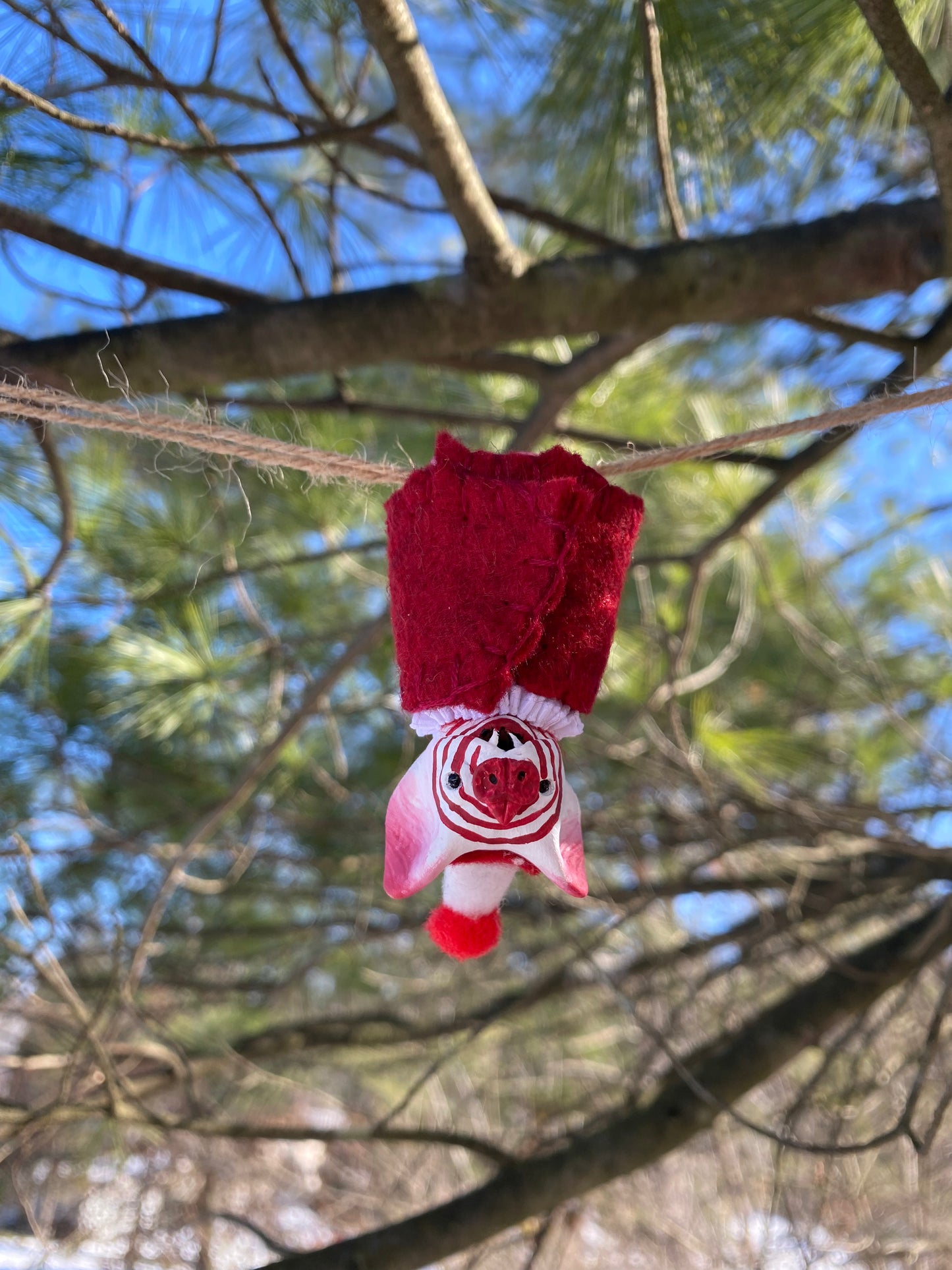 MINI HANGING BAT (peppermint swirl)
