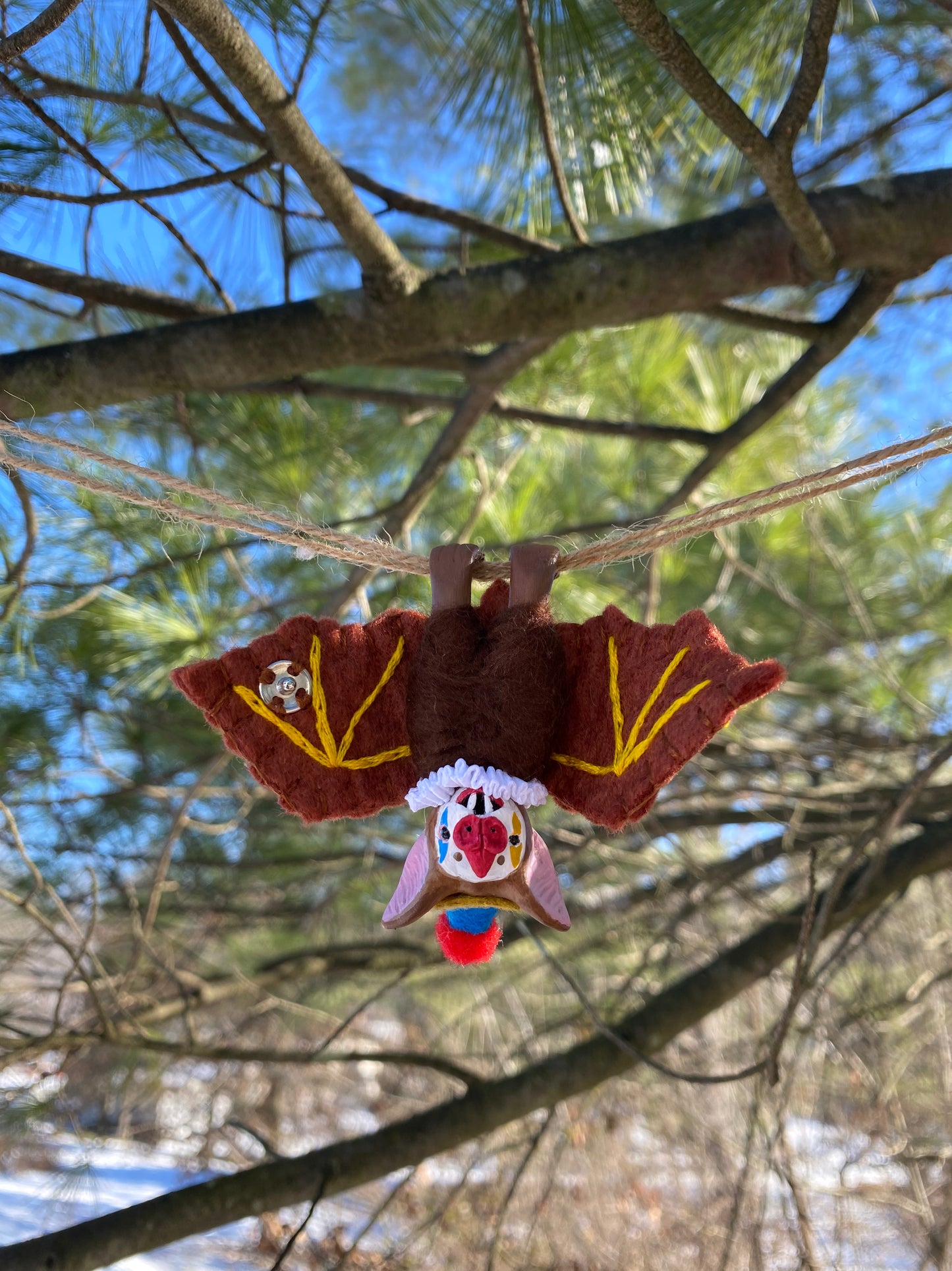 MINI HANGING BAT (brown)