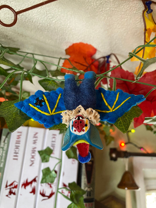 MINI HANGING BAT (blue)