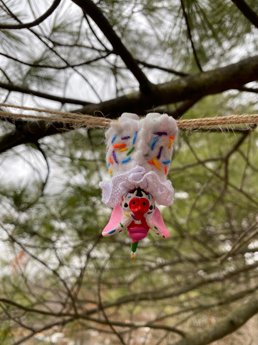 MINI HANGING BAT (funfetti)