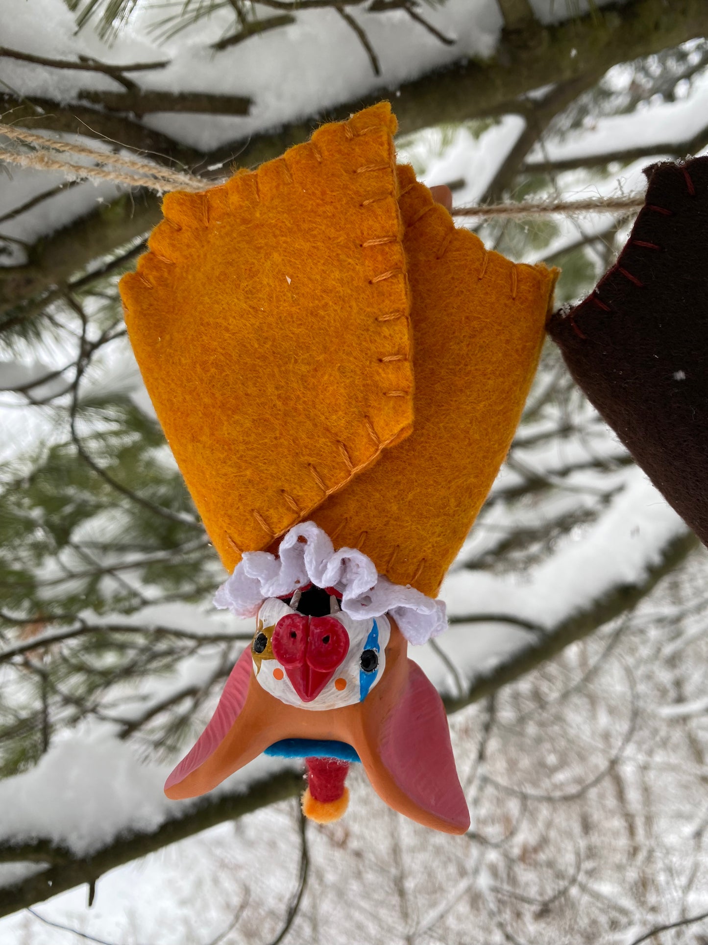 LARGE HANGING BAT (orange)