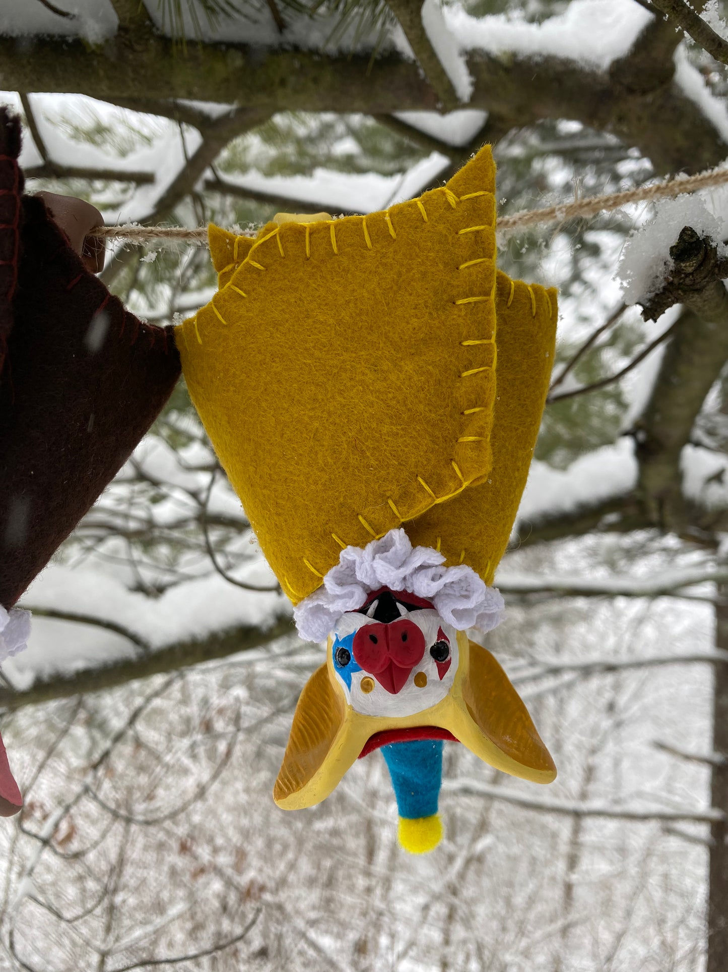 LARGE HANGING BAT (yellow)