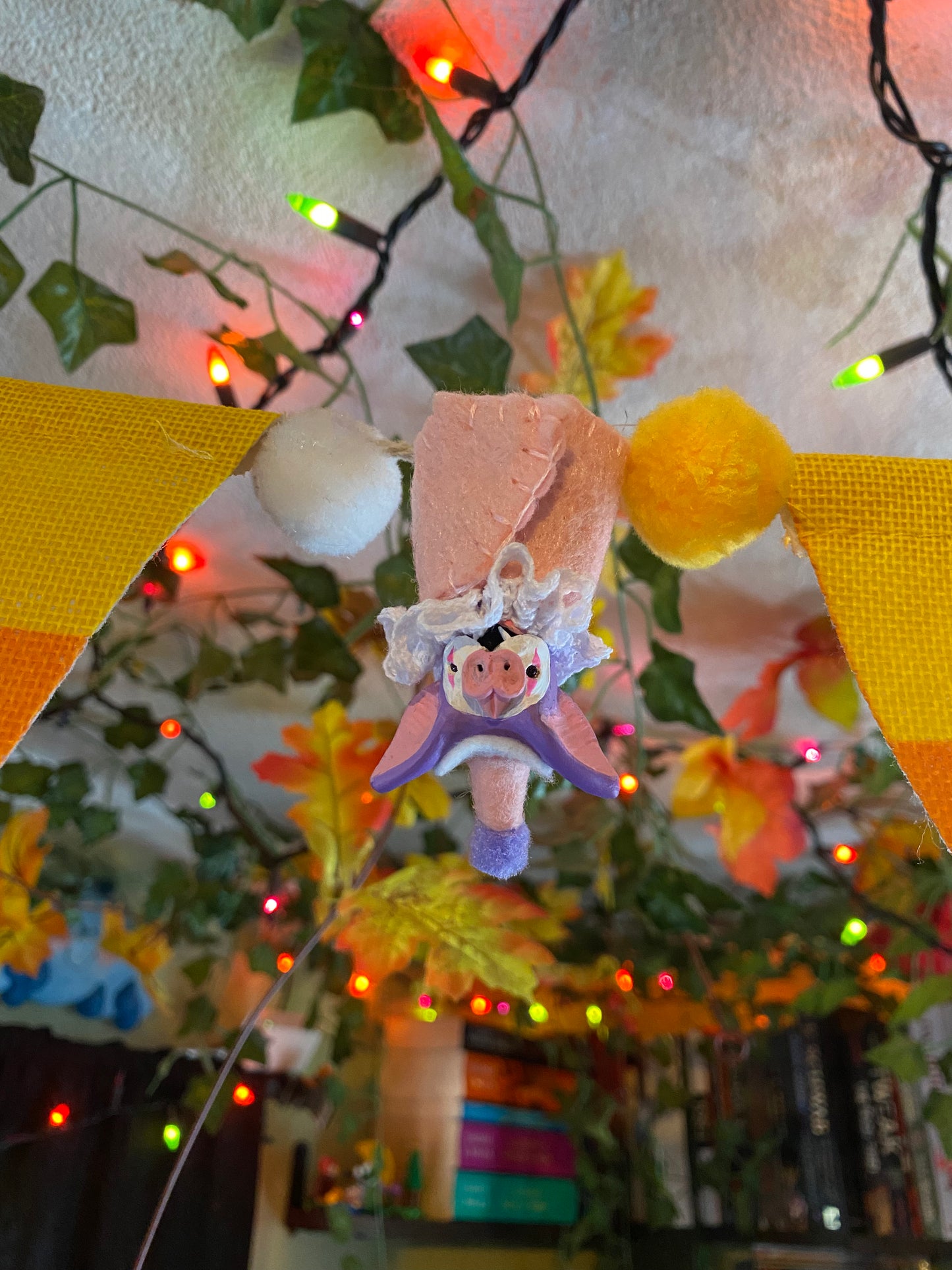 MINI HANGING BAT (purple/pink)