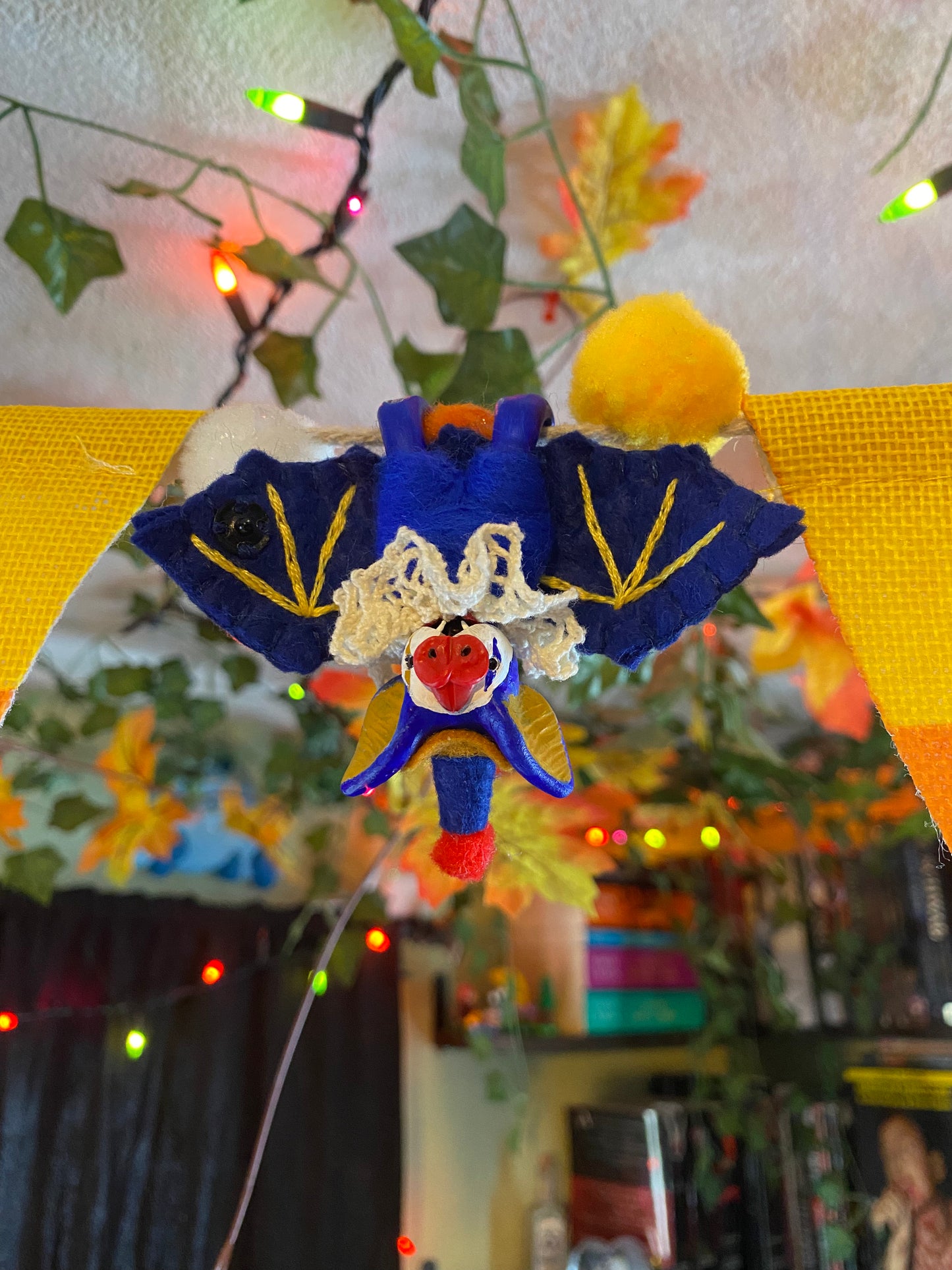 MINI HANGING BAT (dark blue)
