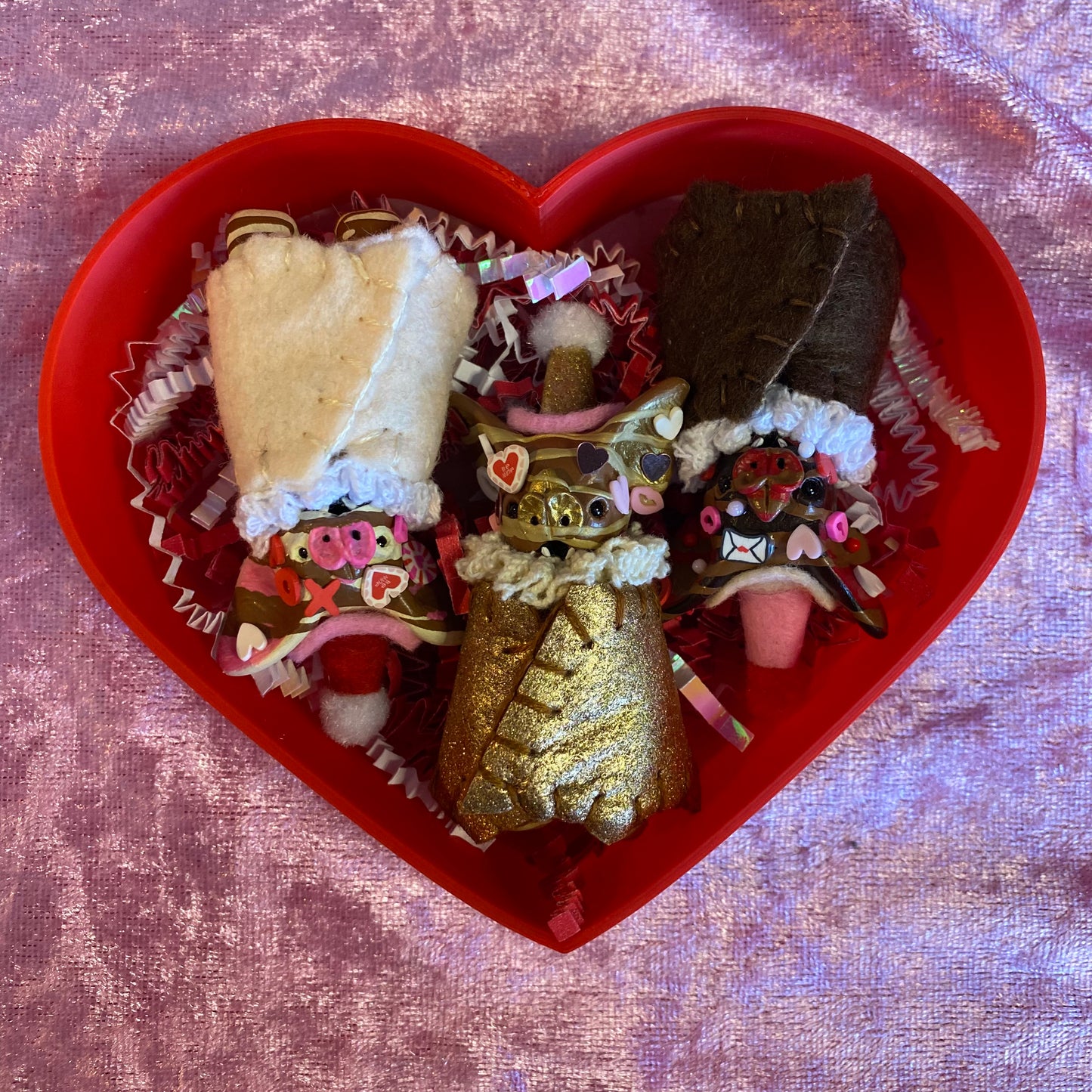 *MYSTERY* LARGE HEART SHAPED BOX/3 MINI HANGING BATS