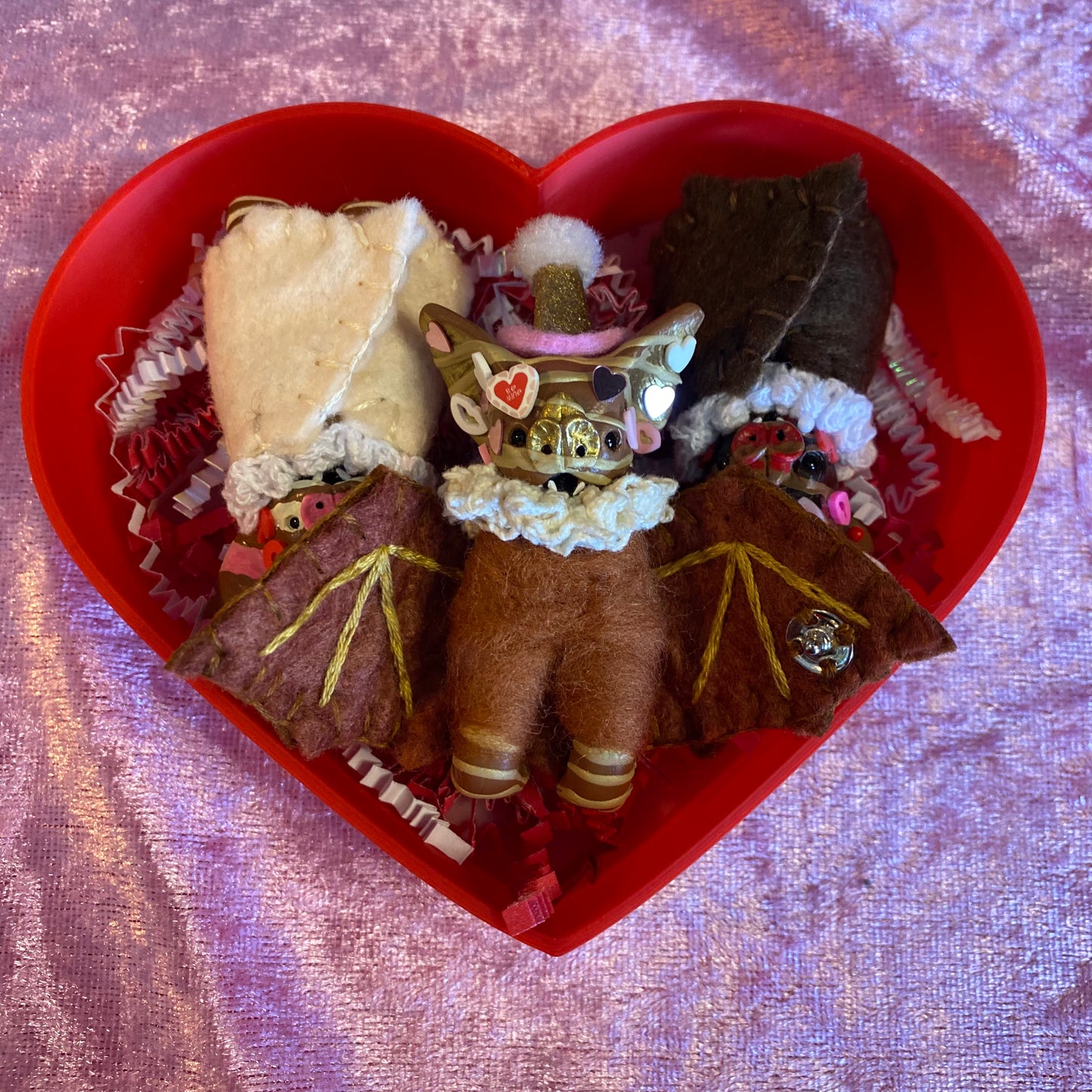 *MYSTERY* LARGE HEART SHAPED BOX/3 MINI HANGING BATS