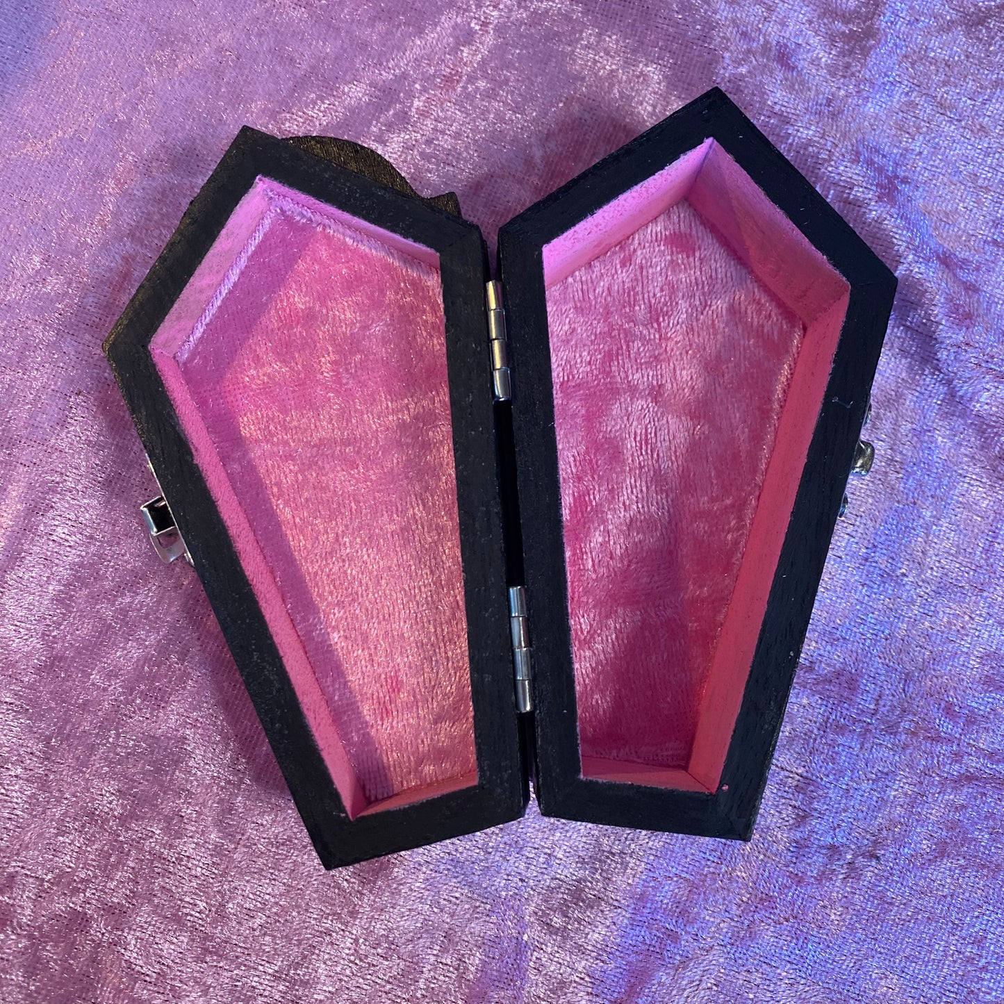 VALENTINE CIRCUS COFFIN TRINKET BOX (pink/red/white)