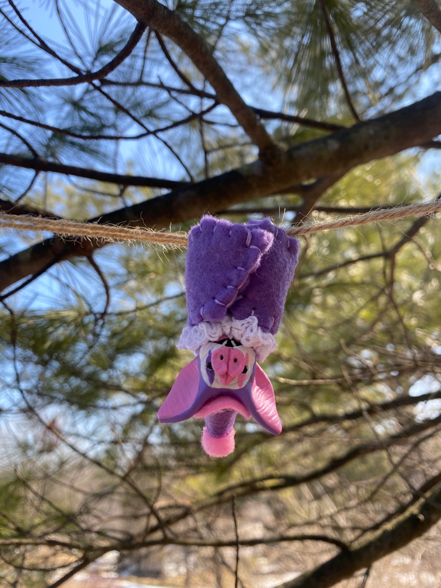 MINI HANGING BAT (lavender)