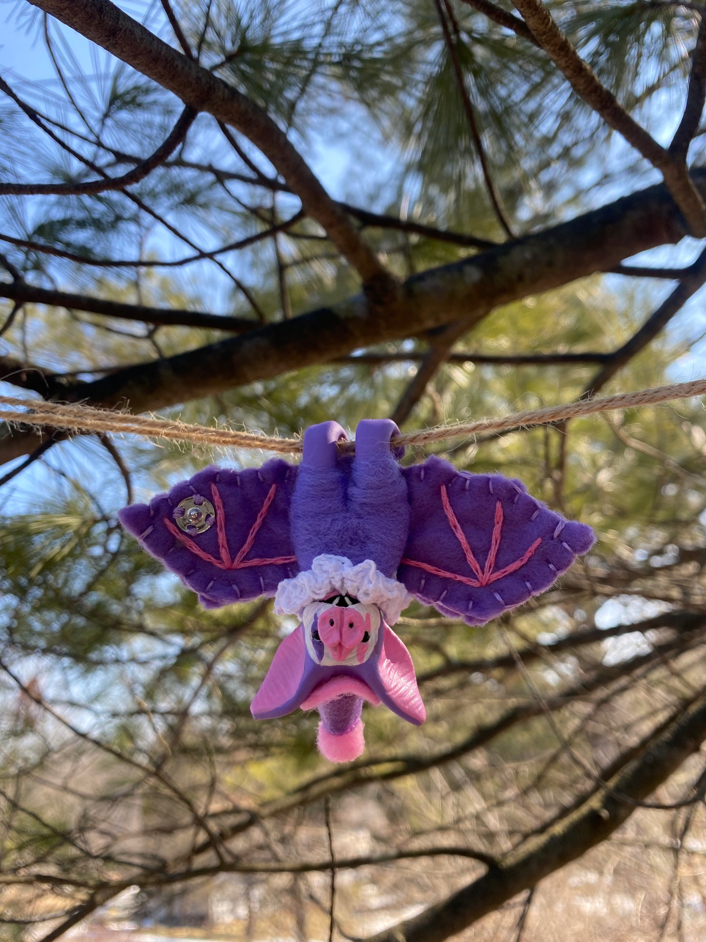 MINI HANGING BAT (lavender)