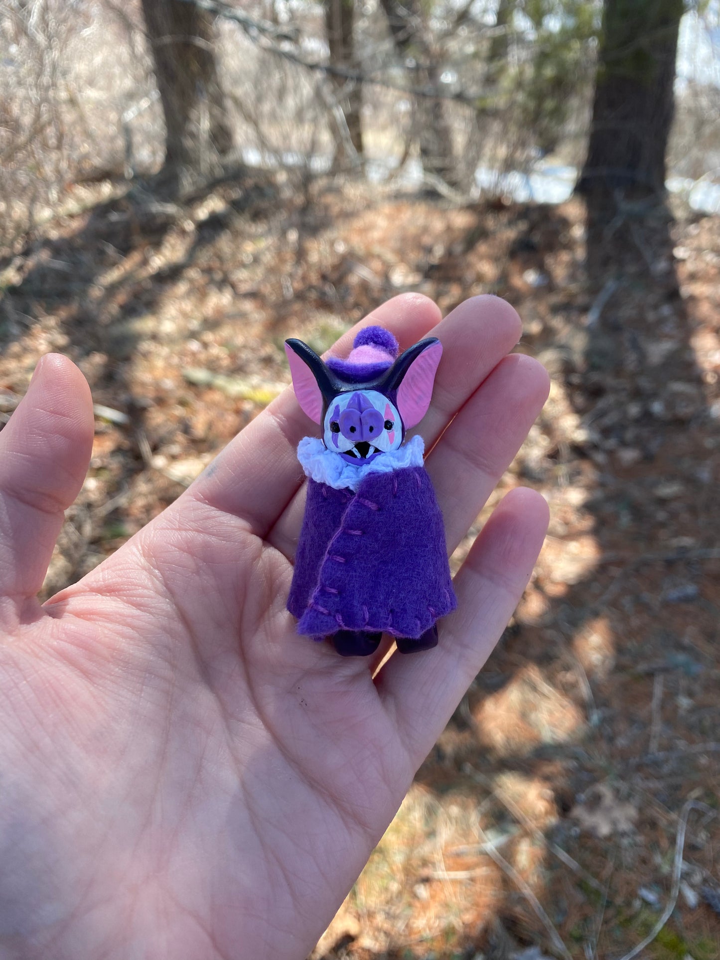 MINI HANGING BAT (purple)