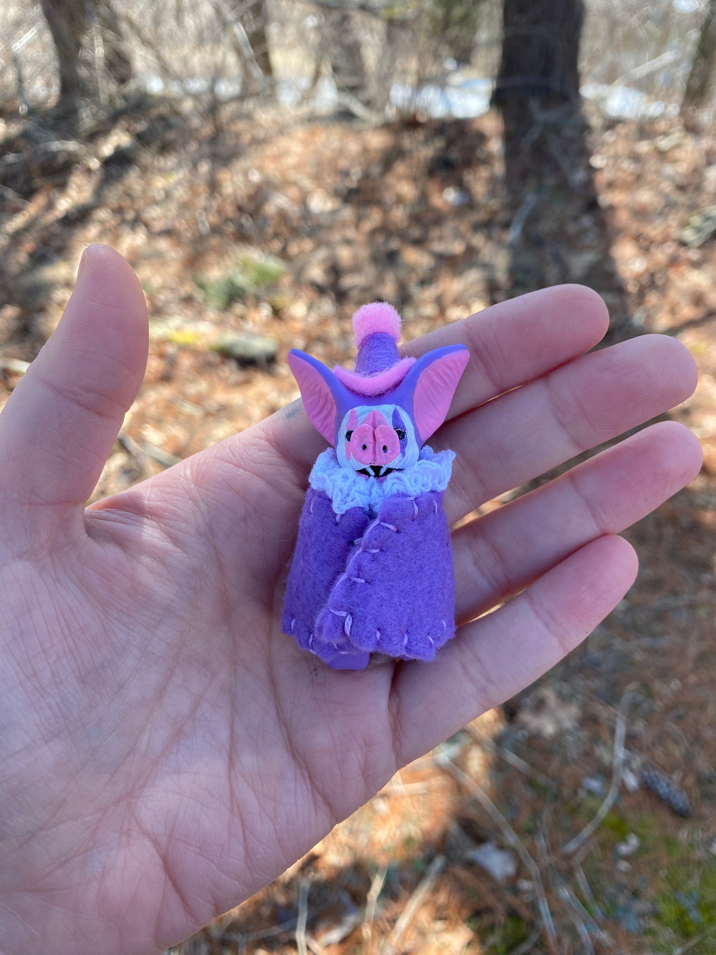 MINI HANGING BAT (lavender)